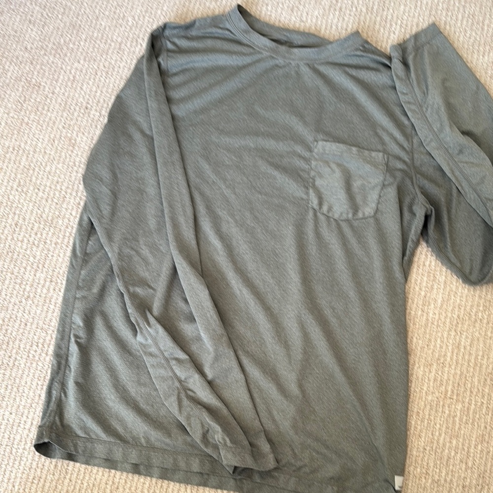 Vuori Long Sleeve Tradewind Performance Tee